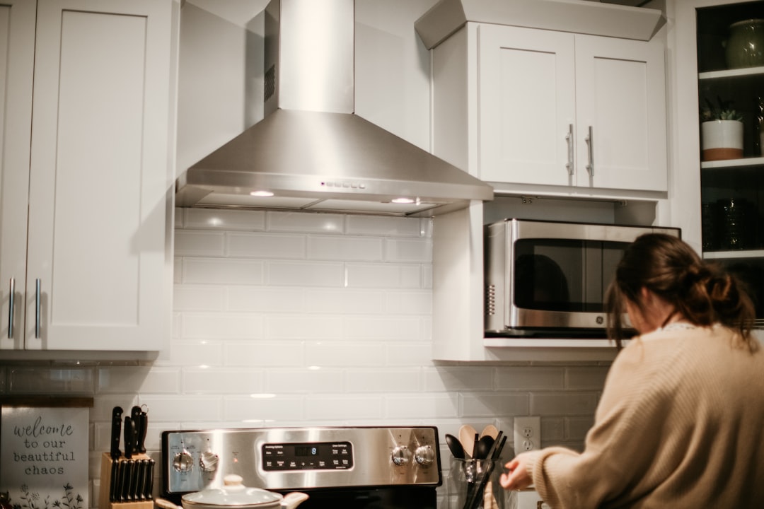 Extractor Hood Cleaning Prague β Professional Kitchen Extractor Degreasing